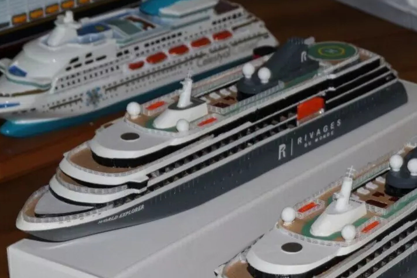 Rivages du Monde' World Explorer cruise ship model