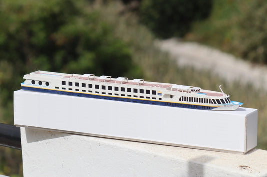 SE-Tours' SE-Manon river cruise ship model
