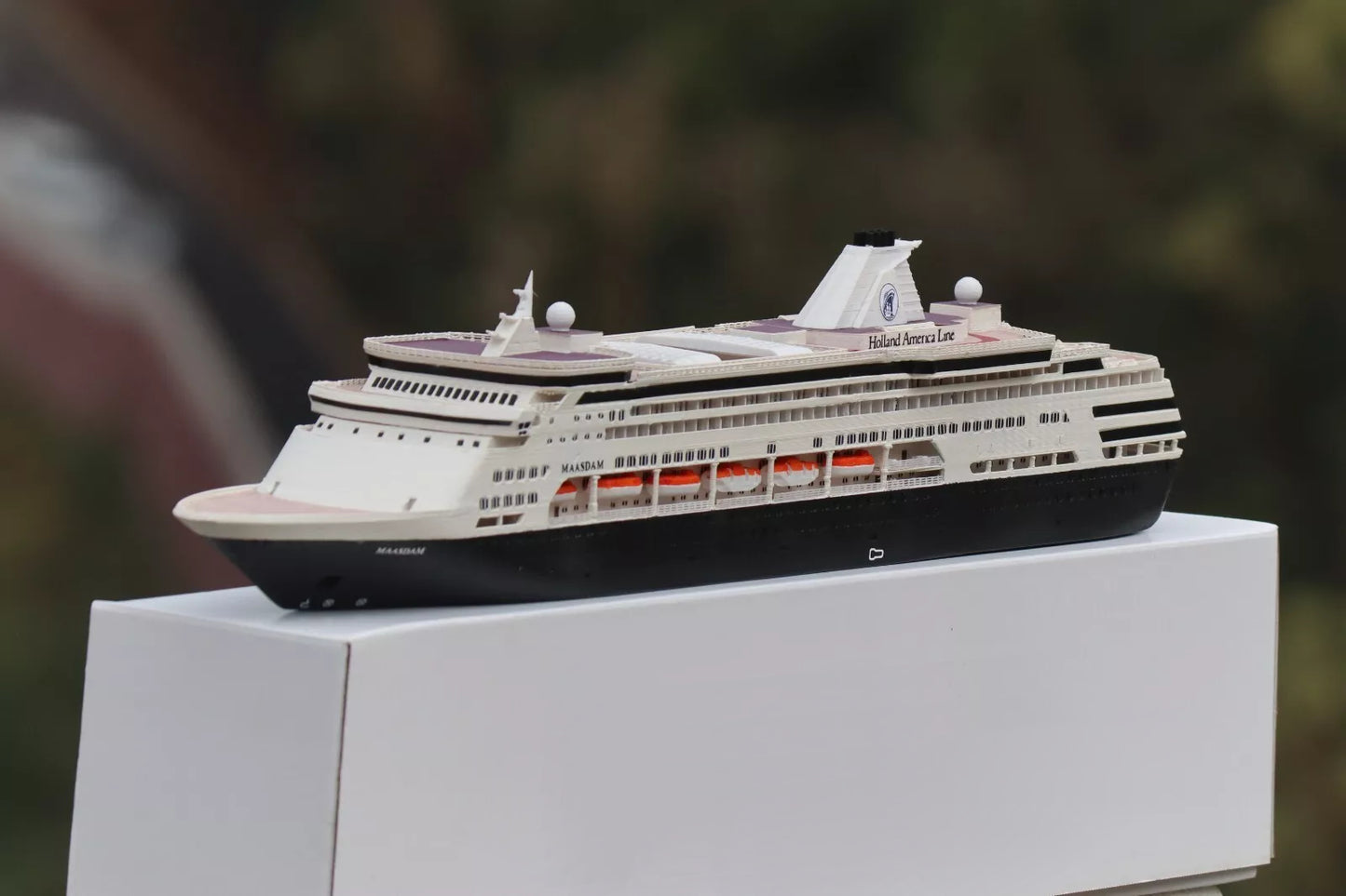 Holland America Line Maasdam (1992) cruise ship model