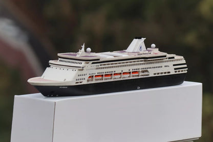 Holland America Line Maasdam (1992) cruise ship model