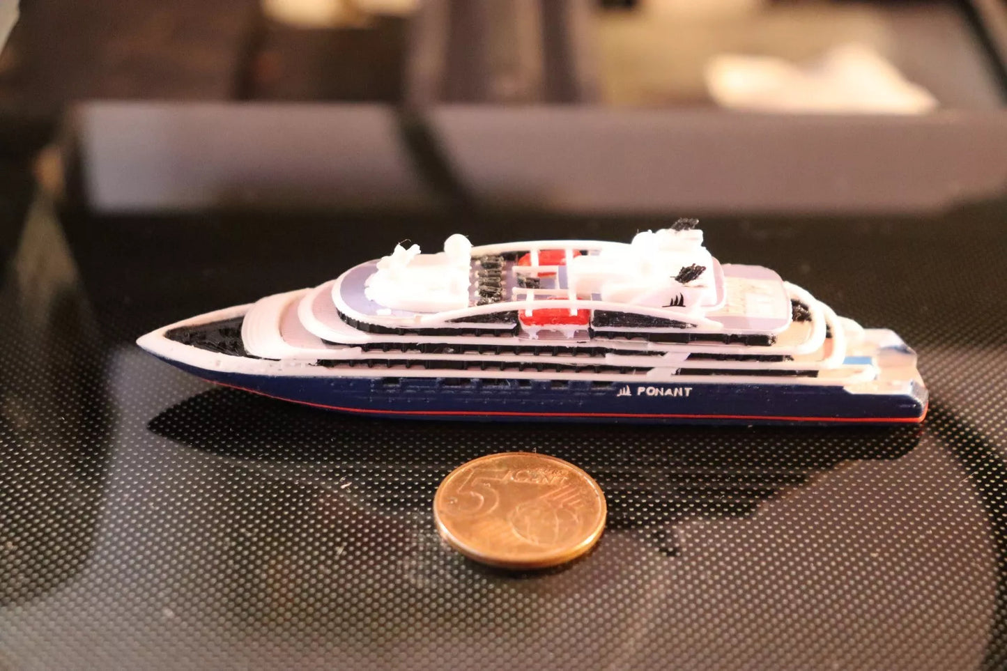 1:1250 Compagnie du Ponant' Explorer class cruise ship model