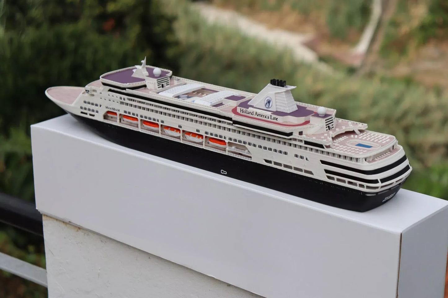 Holland America Line Maasdam (1992) cruise ship model
