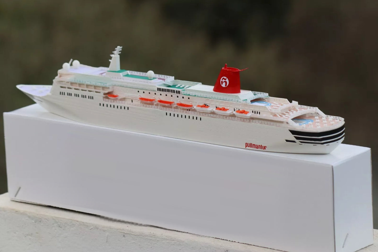 Pullmantur Sky Wonder classic cruise ship model