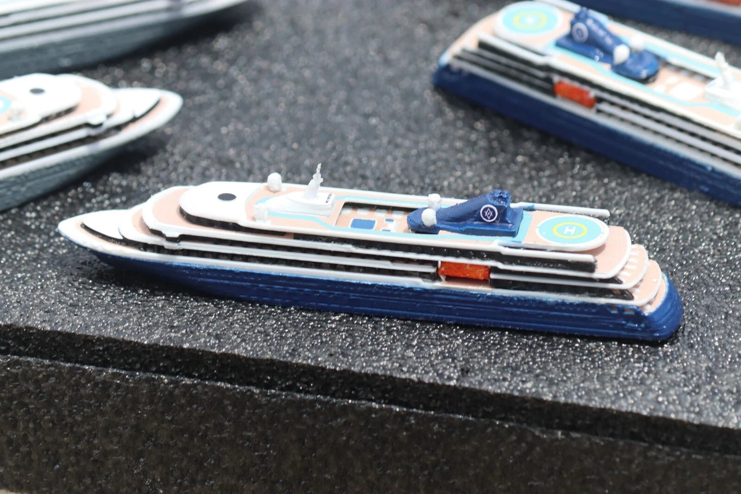 1:1250 Atlas Ocean Voyages' World Navigator cruise ship model