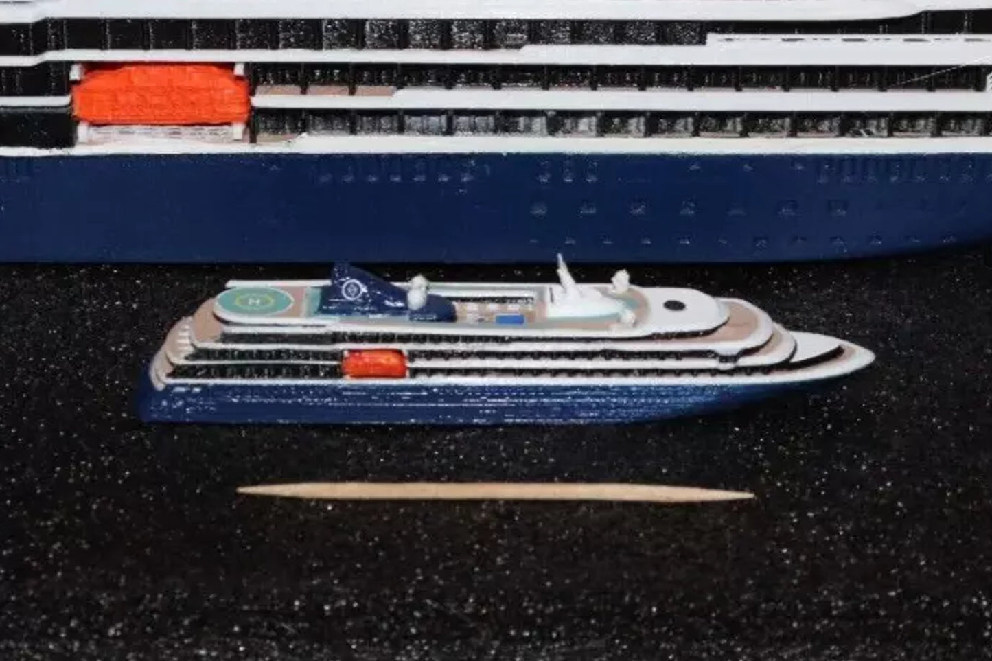 1:1250 Atlas Ocean Voyages' World Traveller cruise ship model