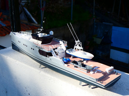 Bad Company Support exclusive yacht model