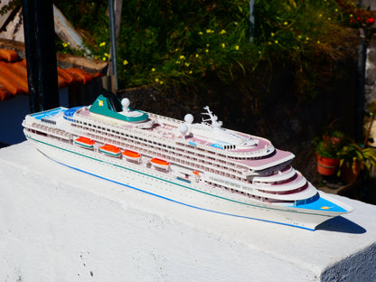 Phoenix Reisen Amera cruise ship model