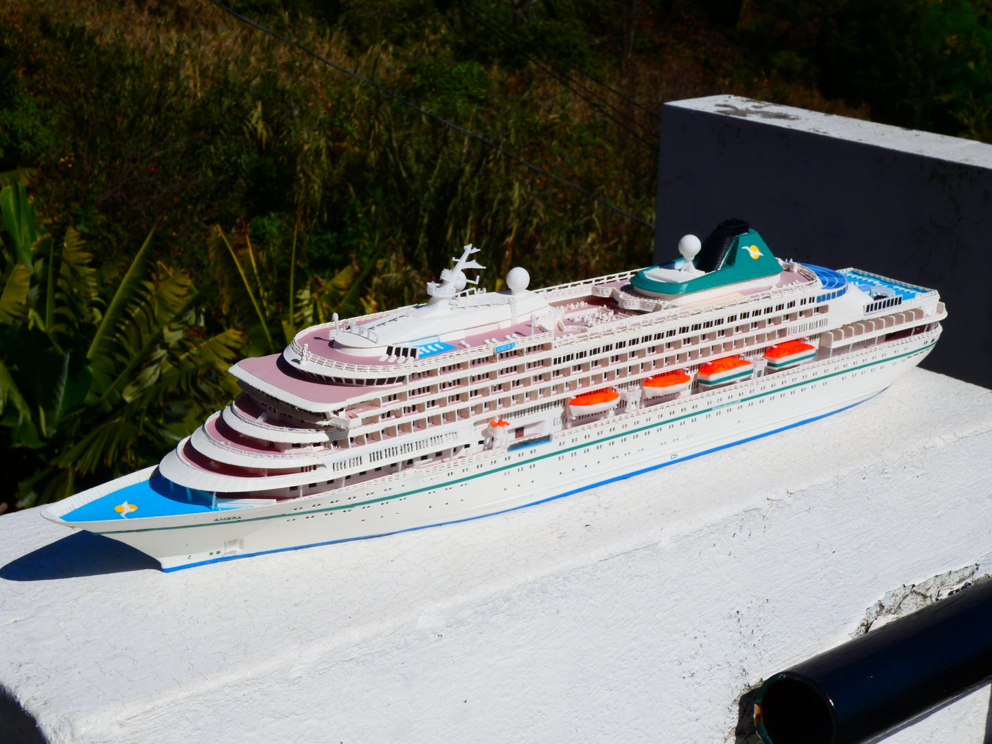 Phoenix Reisen Amera cruise ship model