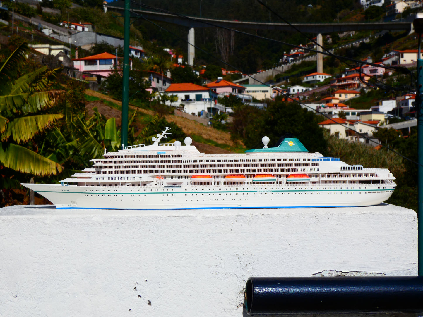 Phoenix Reisen Amera cruise ship model